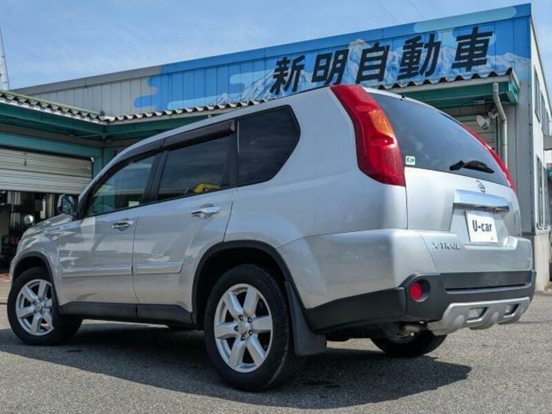 X-TRAIL