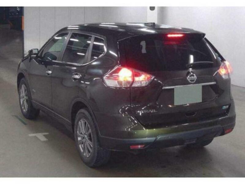X-TRAIL-1