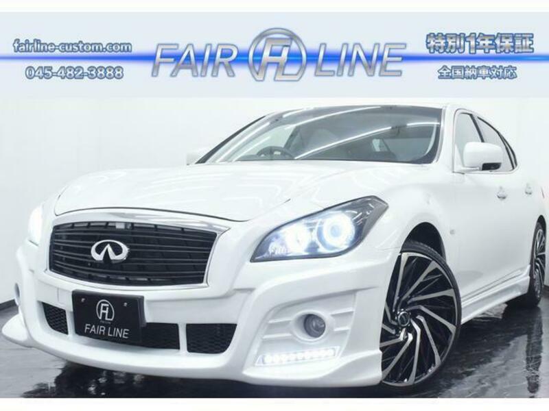 NISSAN　FUGA