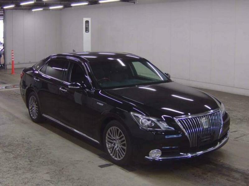 TOYOTA CROWN MAJESTA