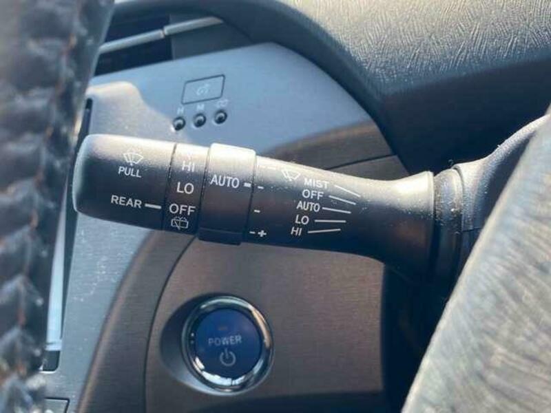 PRIUS-17