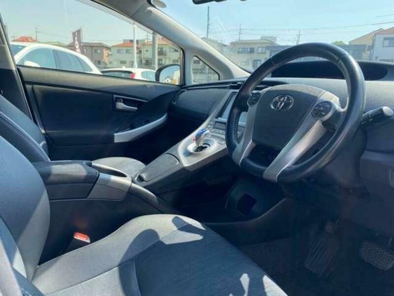PRIUS-10