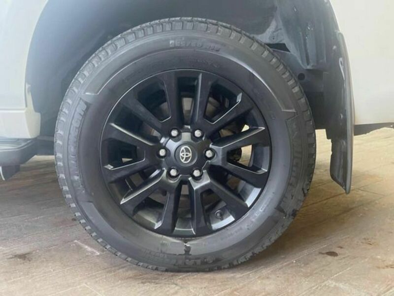 LAND CRUISER PRADO-9