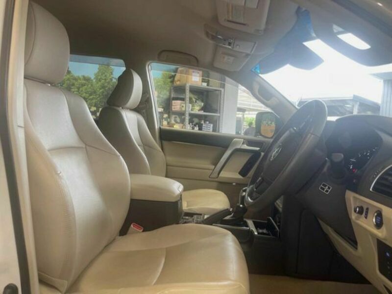 LAND CRUISER PRADO-10