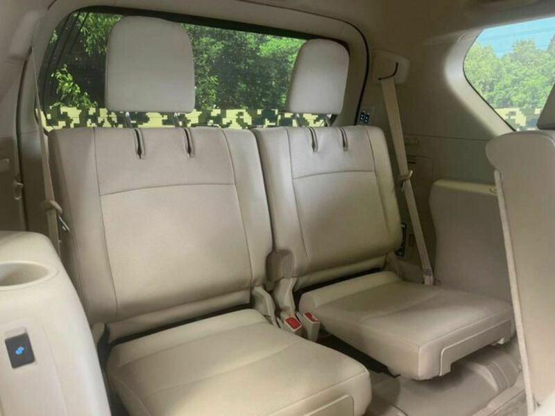 LAND CRUISER PRADO-12