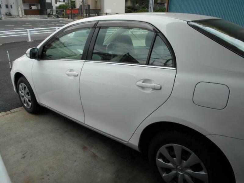 COROLLA AXIO