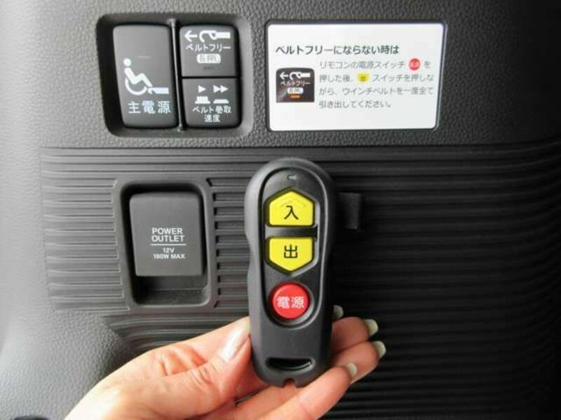 N BOX CUSTOM-12