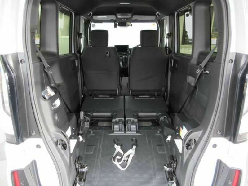 N BOX CUSTOM-13