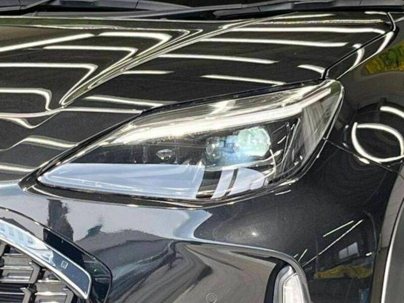 YARIS CROSS-12