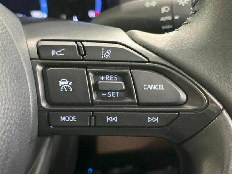 YARIS CROSS-6