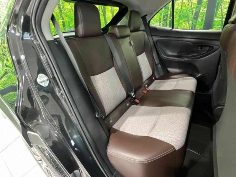 YARIS CROSS-8