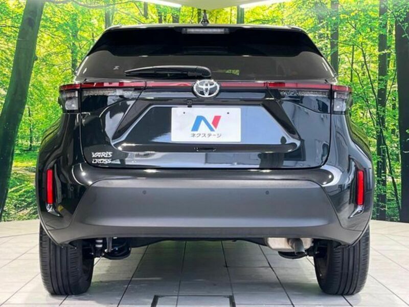 YARIS CROSS-14