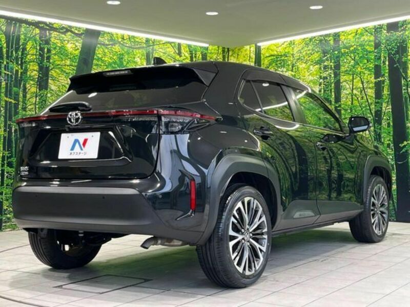 YARIS CROSS-16