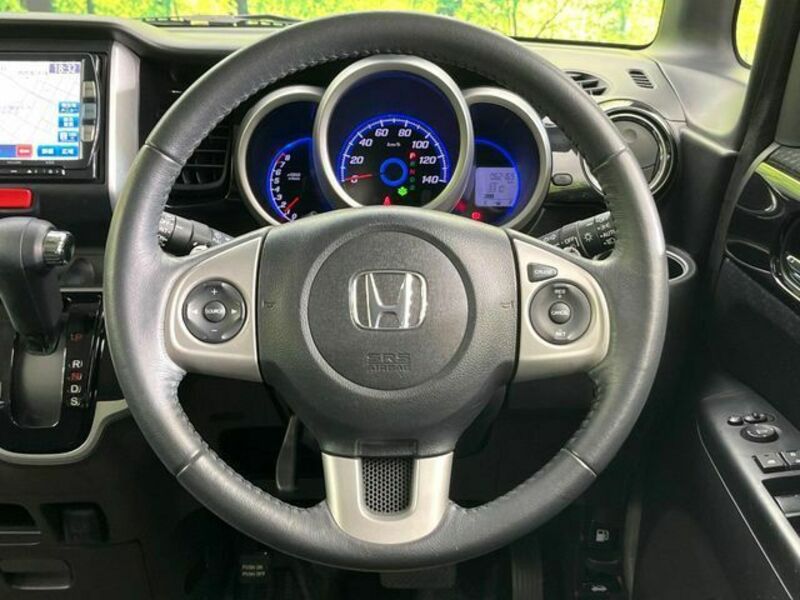 N BOX CUSTOM-11