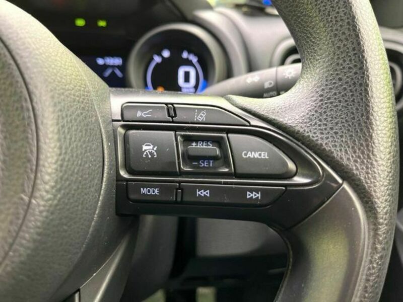 YARIS CROSS-7