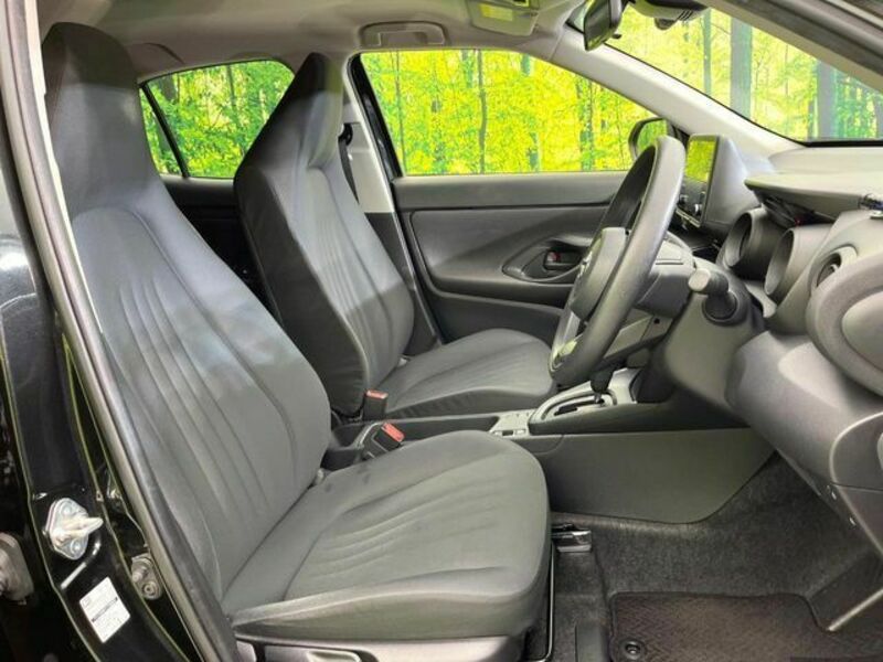 YARIS CROSS-8