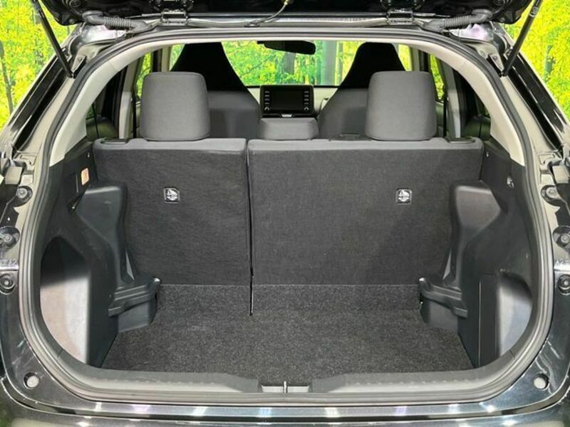 YARIS CROSS-10