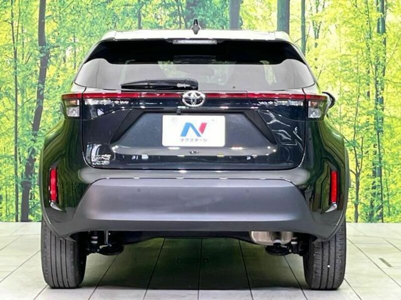 YARIS CROSS-15