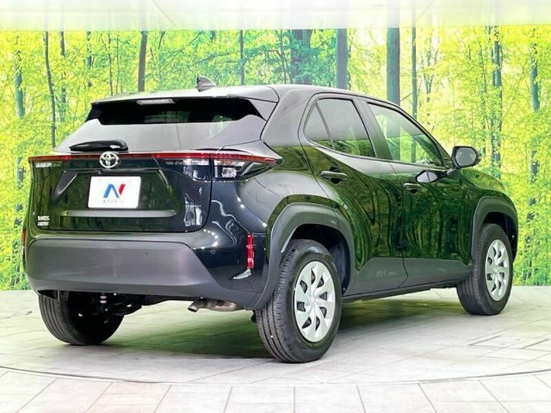 YARIS CROSS-17