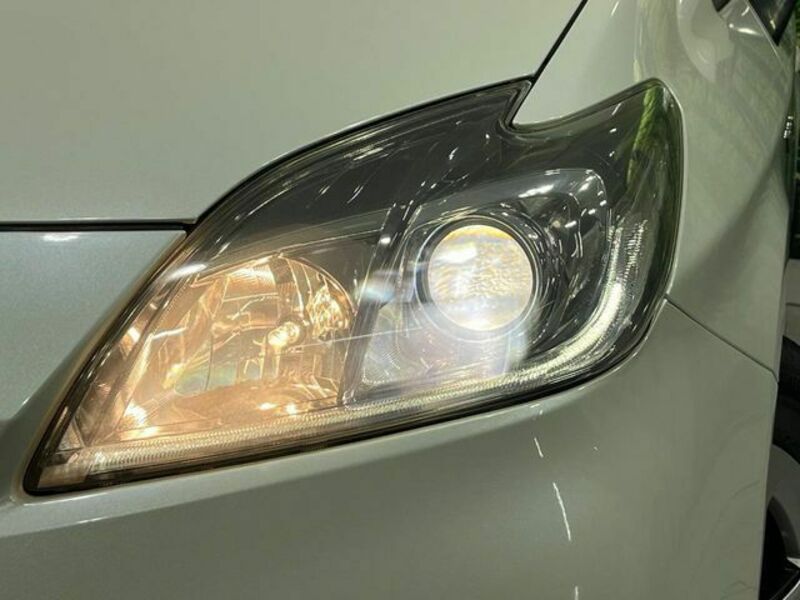 PRIUS-12