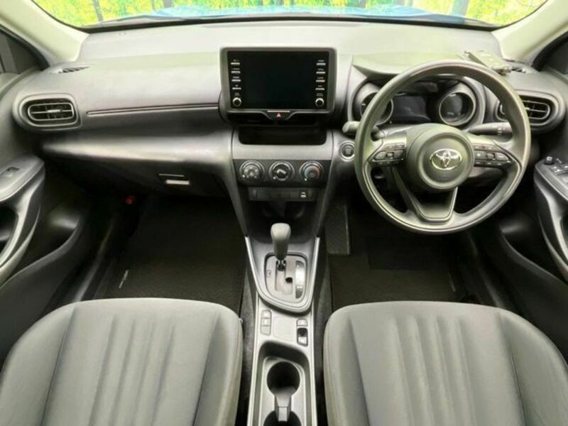 YARIS CROSS-1