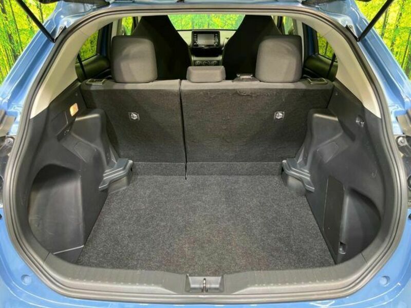 YARIS CROSS-10