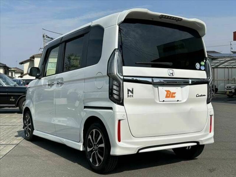 N BOX CUSTOM-12