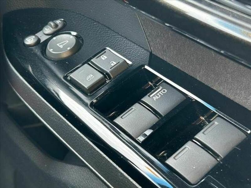 N BOX CUSTOM-26