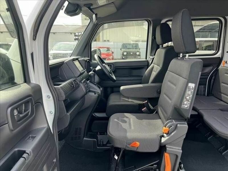 N-VAN