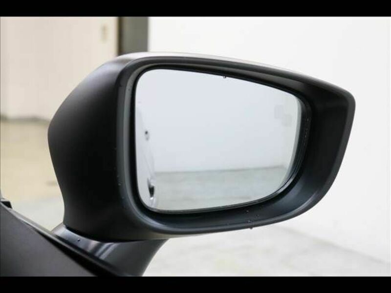 MAZDA2