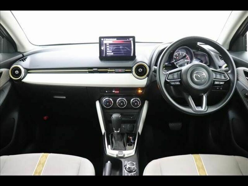 MAZDA2