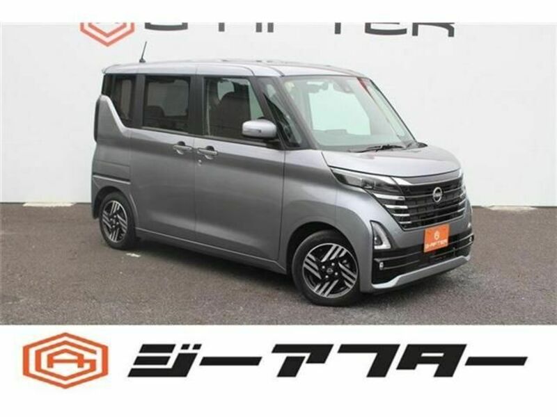NISSAN　ROOX