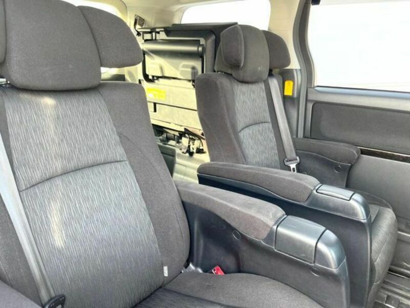 VELLFIRE-7