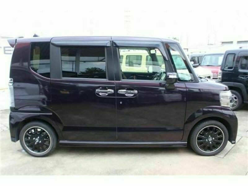 N BOX CUSTOM