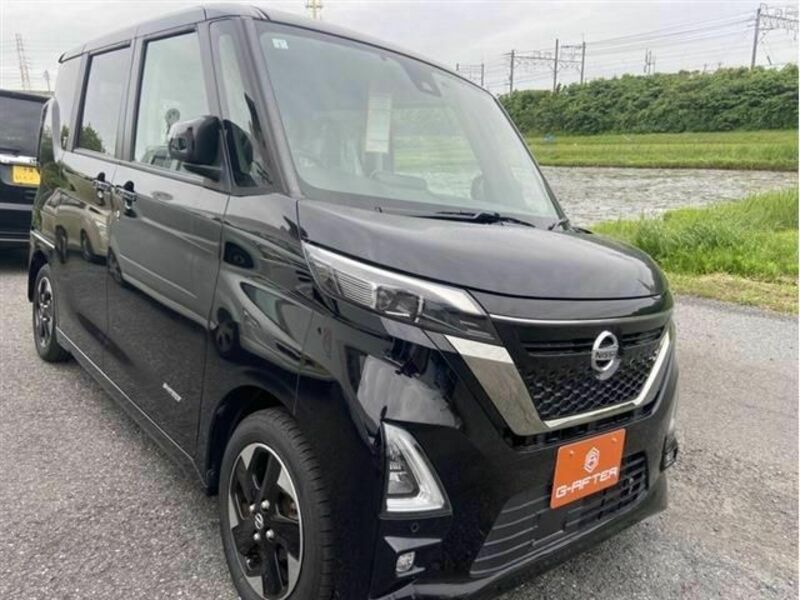 NISSAN　ROOX