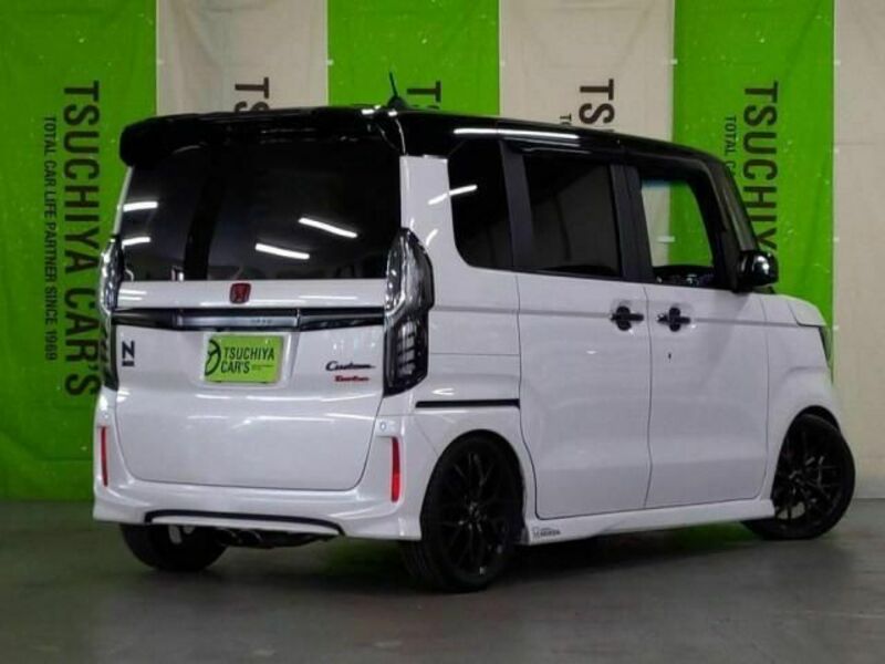 N BOX CUSTOM-1