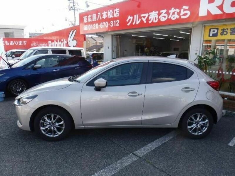 MAZDA2