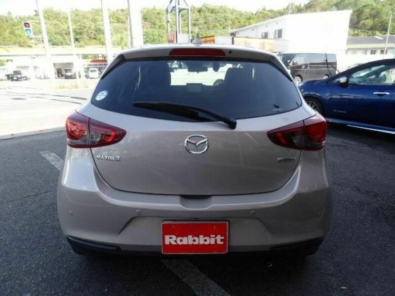 MAZDA2