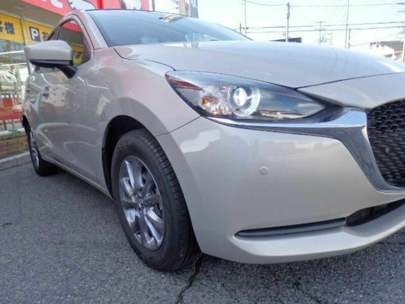 MAZDA2
