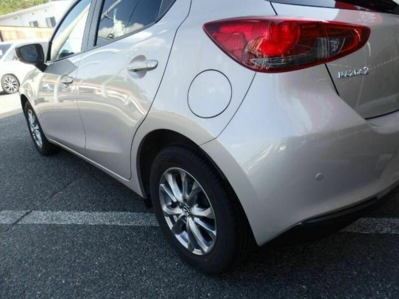MAZDA2