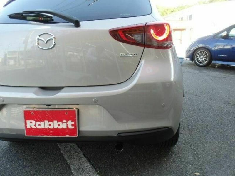 MAZDA2
