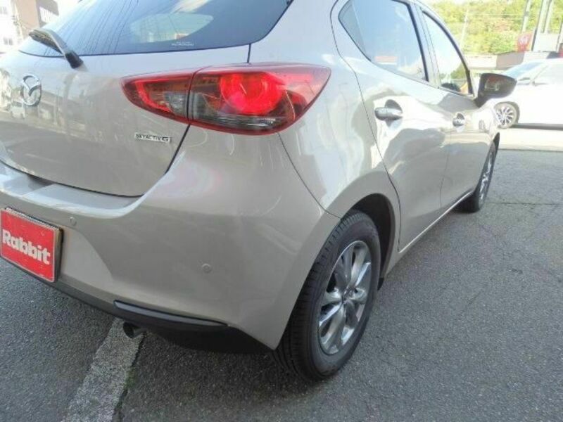 MAZDA2