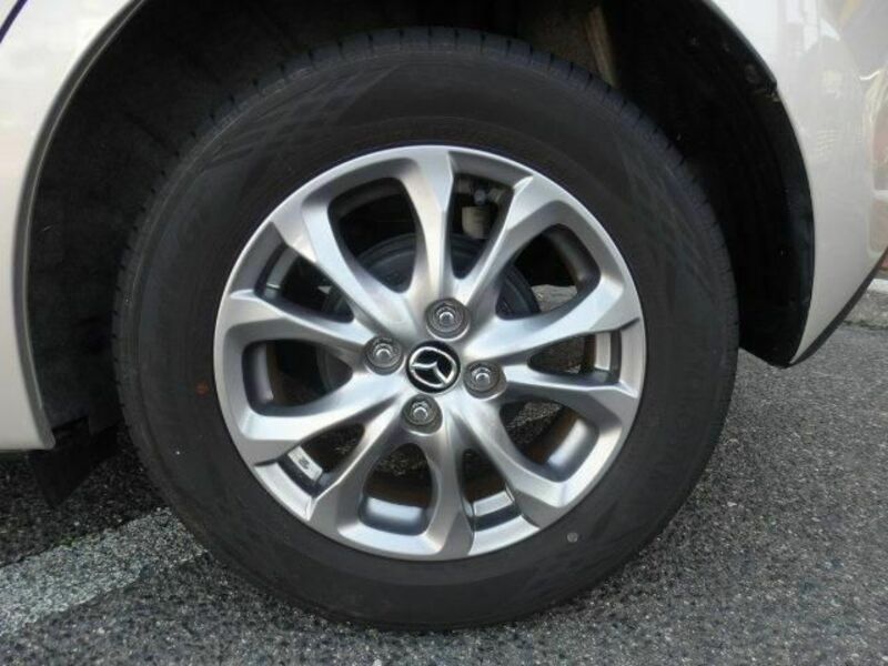 MAZDA2