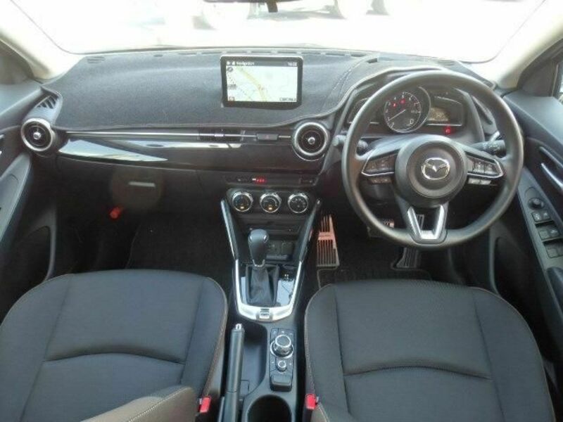 MAZDA2