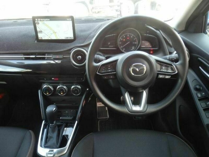 MAZDA2