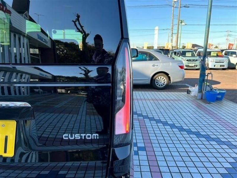 N BOX CUSTOM