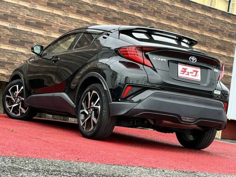 C-HR-8