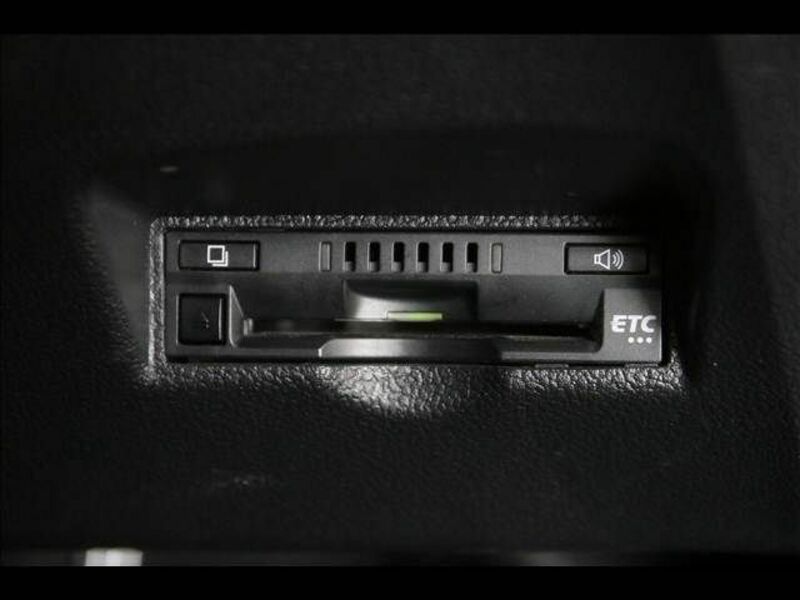 PRIUS-8