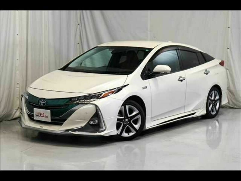 TOYOTA PRIUS PHV