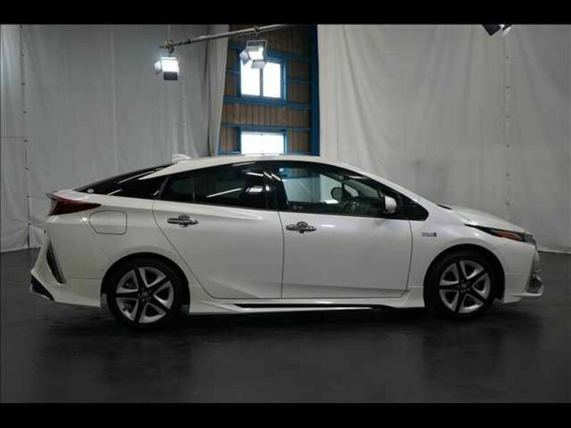 PRIUS PHV